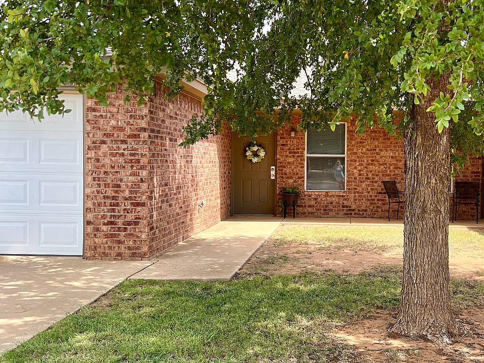 Exterior of 6312 7th Street, Unit #1. You can add your own touches on the front porch, a little bistro set for your Sunday morning coffee or potted plants to add a pop of color!