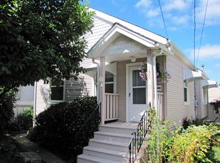 330 NW 80th St, Seattle, WA 98117