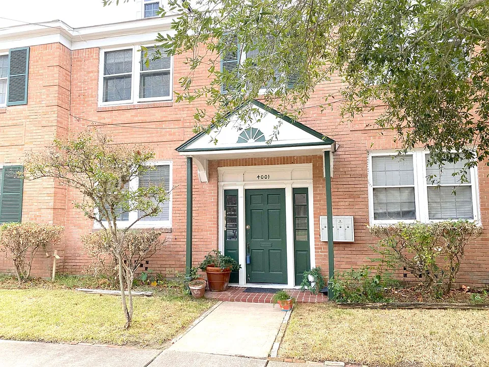 4001 Austin St #3