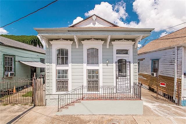 1st image of 2123 Urquhart St