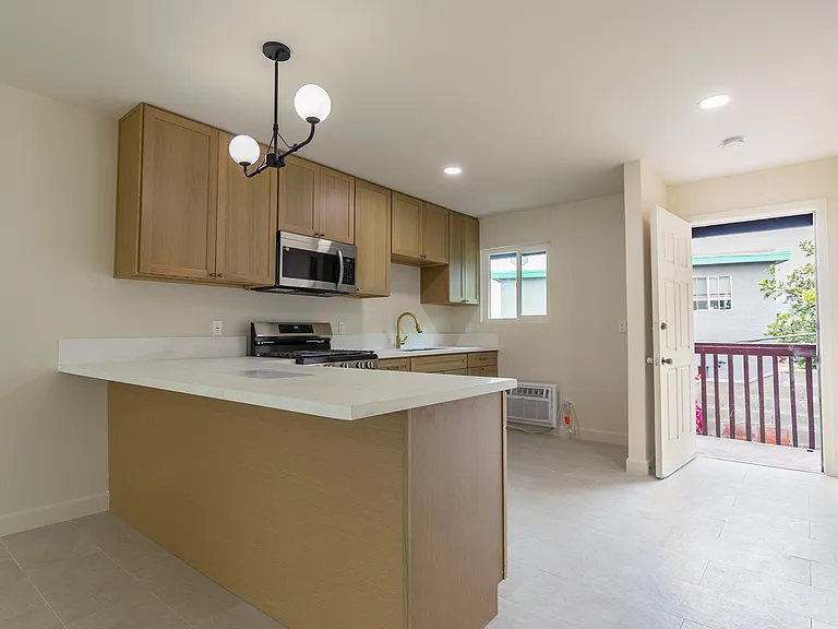 840 Sinkler Way #B — Photo 16