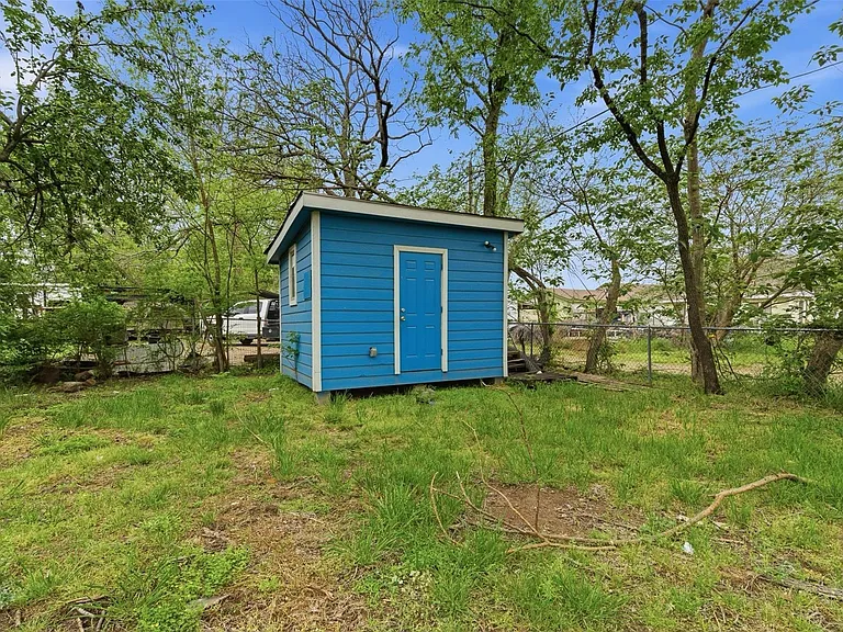 127 E Walker St — Photo 15