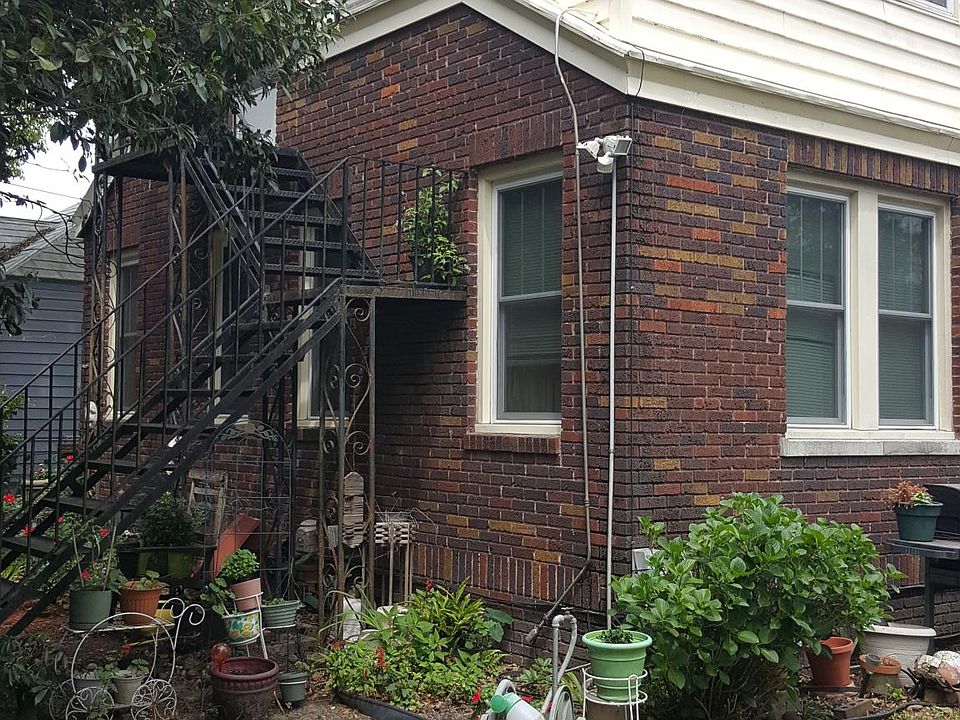 2nd image of 235 E 55th St