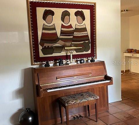 4th image of 2261 Viento St