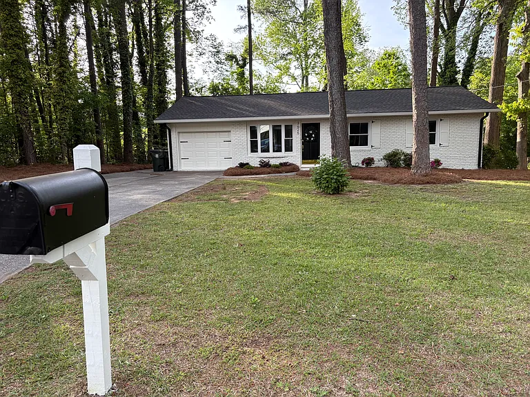 3626 Admiral Dr — Photo 3