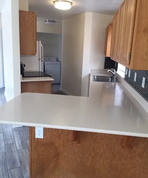 2340 Keystone Ave — Photo 8