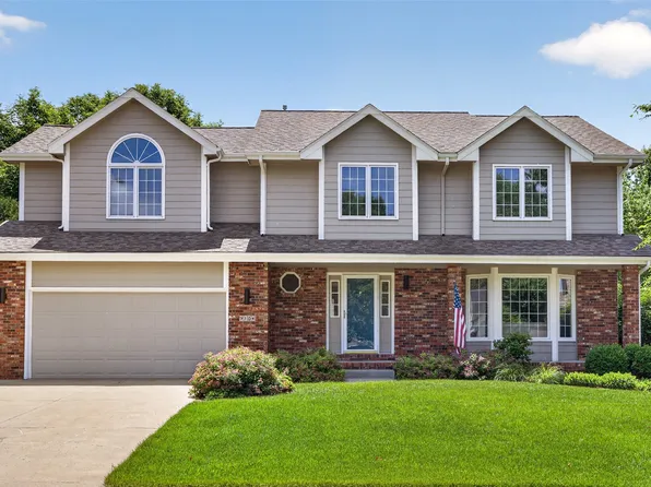 9104 Tanglewood Dr, Urbandale, IA 50322
