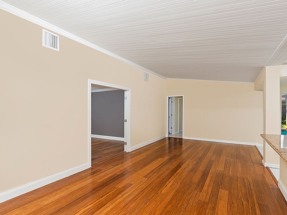 2nd image of 1498 W Royal Palm Rd