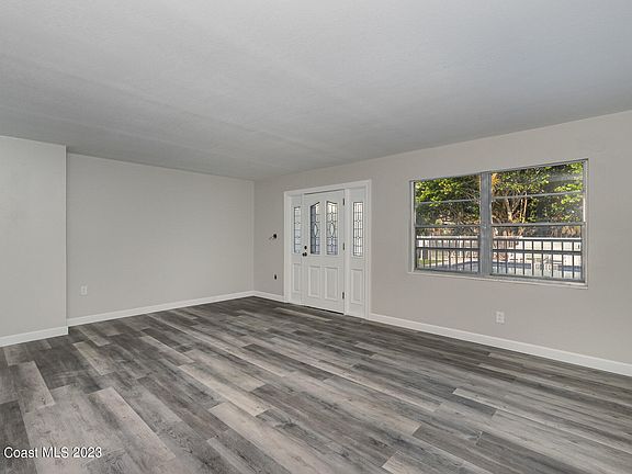 3rd image of 299 E Central Blvd APT 4