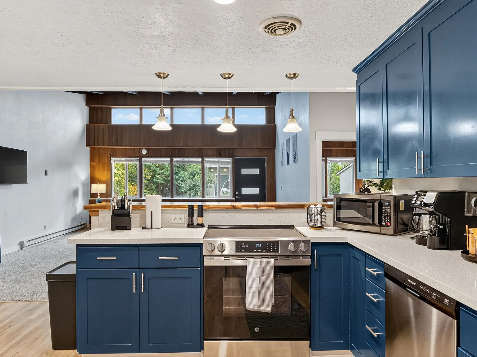 1 bed, $2,200 — Photo 1