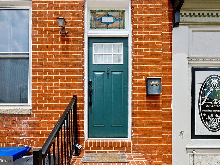 2106 Fleet St — Photo 2