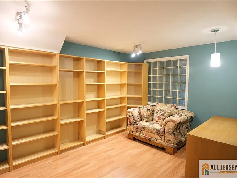 56 Coriander Dr — Photo 19