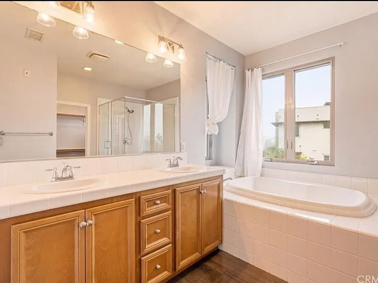 Vantis Dr — Photo 26