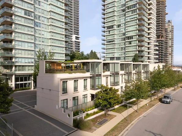 2232 Douglas Rd #103, Burnaby, BC V5C 0G9
