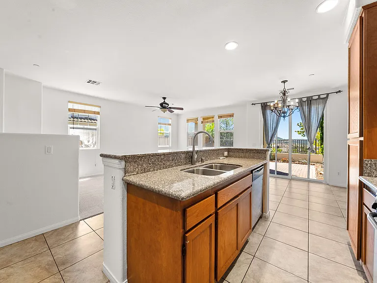 812 Mahogany St — Photo 10