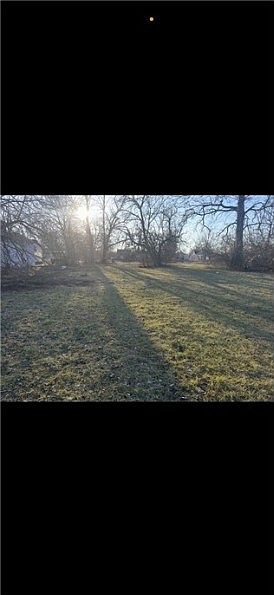 2nd image of 72 Patton Ave
