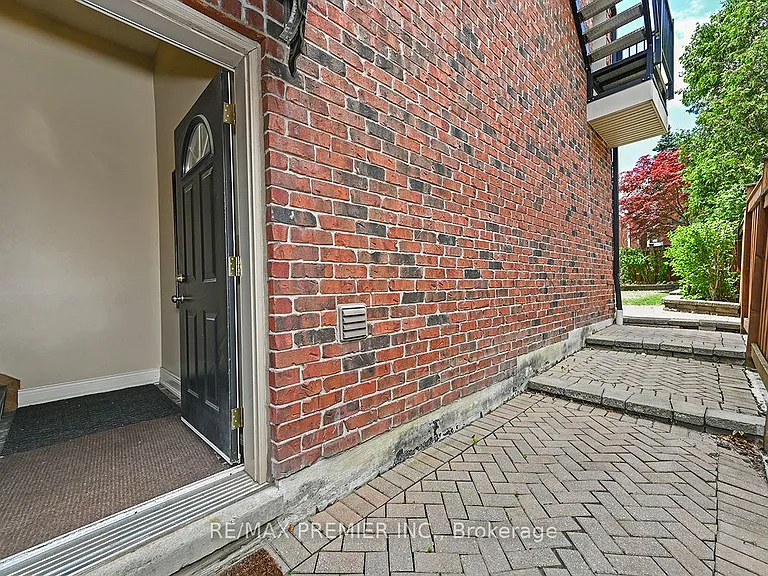 916 Scarlett Rd #BASEMENT — Photo 30
