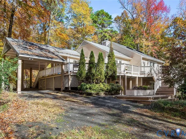 602 Red Maple Dr, Manakin Sabot, VA 23103