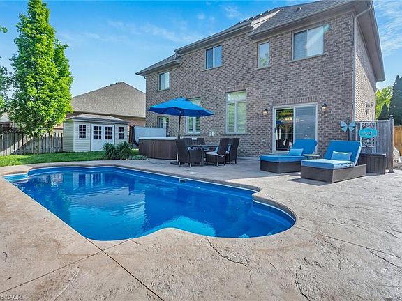 2nd image of 211 Terrace Wood Cres