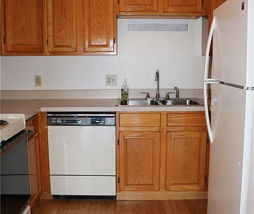 5th image of 1800 Douglas Ave APT 305