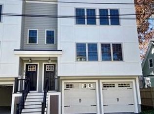 8 Maplewood St #B, West Roxbury, MA 02132