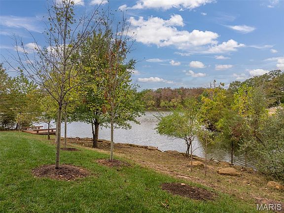 4th image of 1116 Lake Charrette Dr