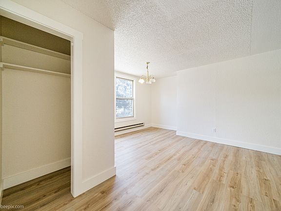 4th image of 725 W 2nd St APT D