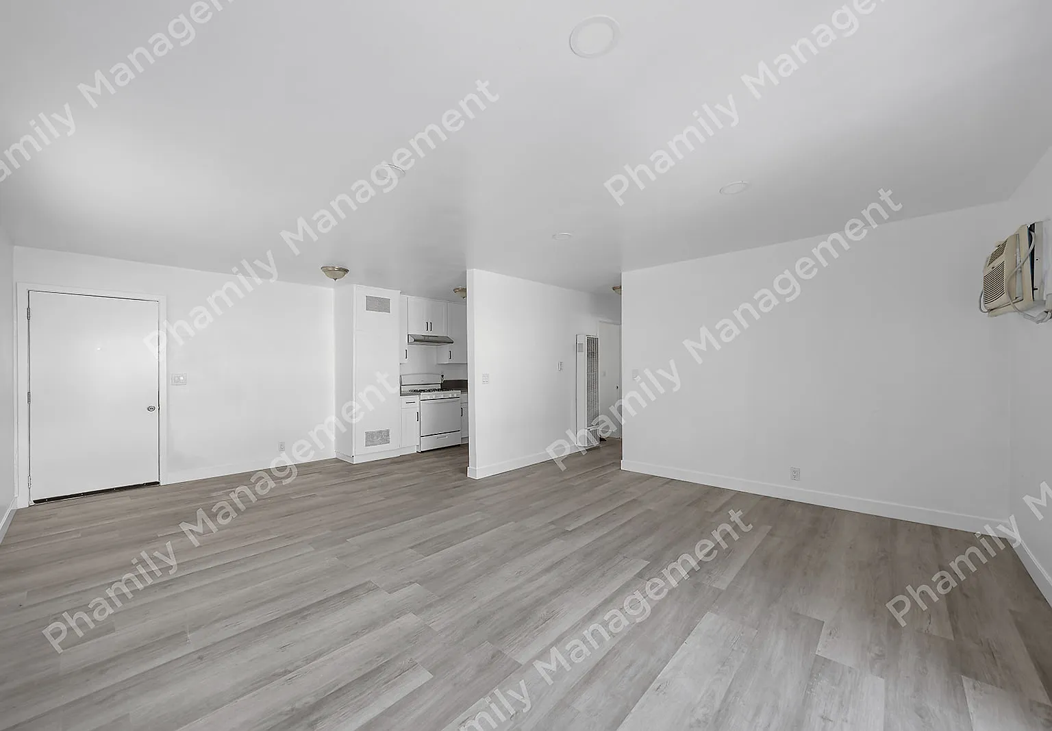 1015 Doyle Pl — Photo 4