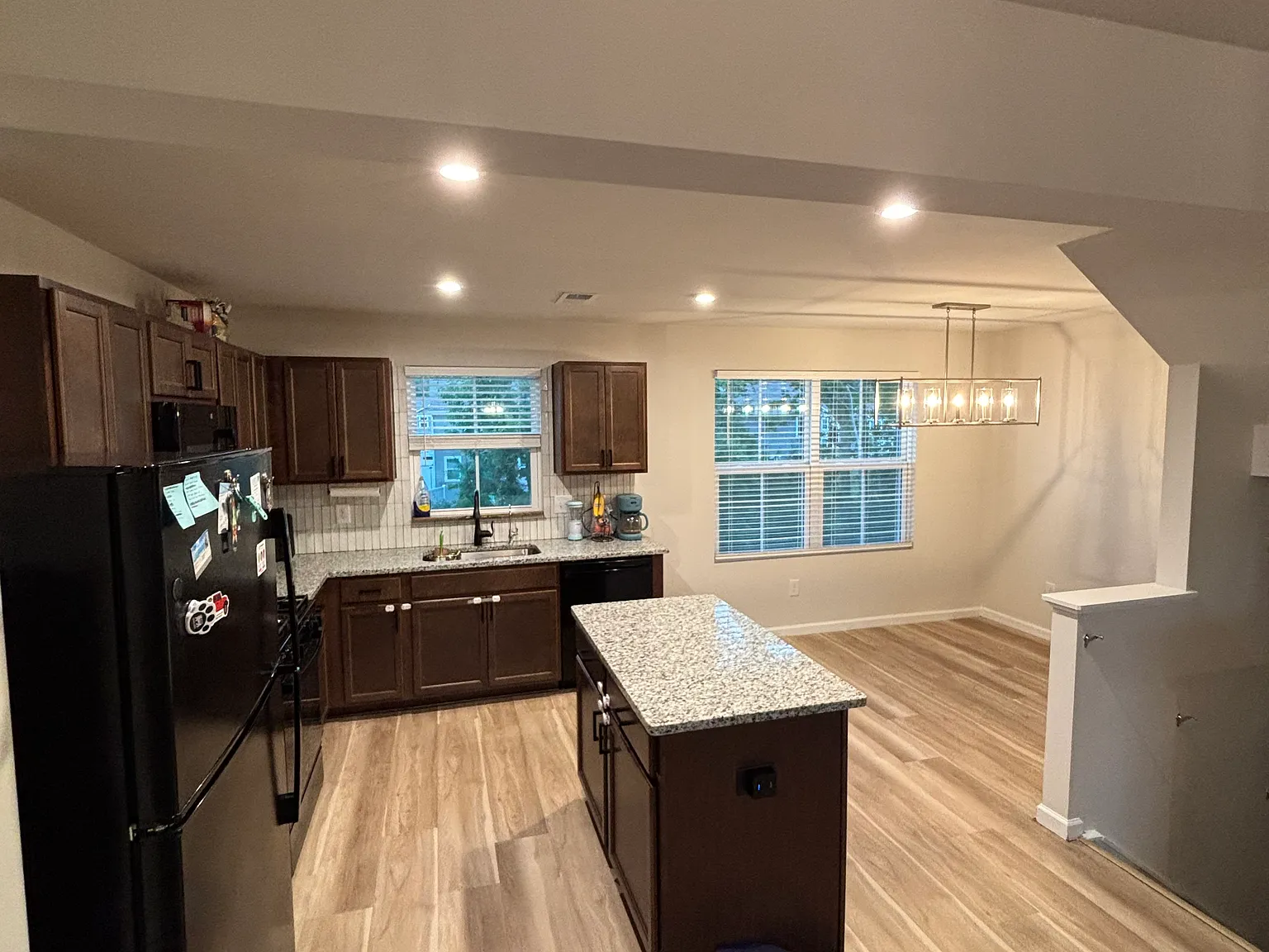3 bed, 2.5 bath, 1300 sqft, $1,800 — Photo 3