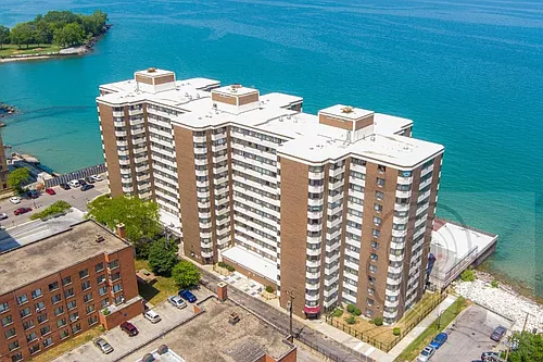 7337 S South Shore Dr Photo 1