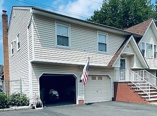 11 Cottonwood Ct, Edison, NJ 08820