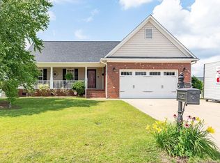 6008 Goldenrain Dr, Fayetteville, NC 28314