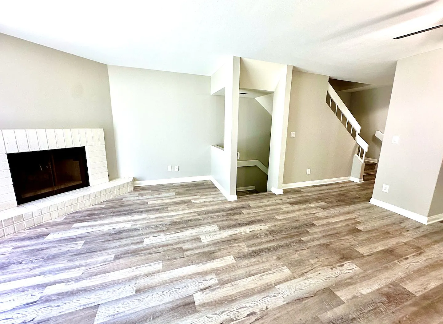 For Rent: 2bd/1.5ba Upgraded Townhome In The Highly Desirable Community Spindrift Del Mar — Photo 4