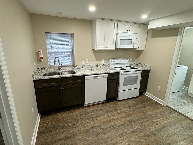 233 N Mulberry St #4 — Photo 11