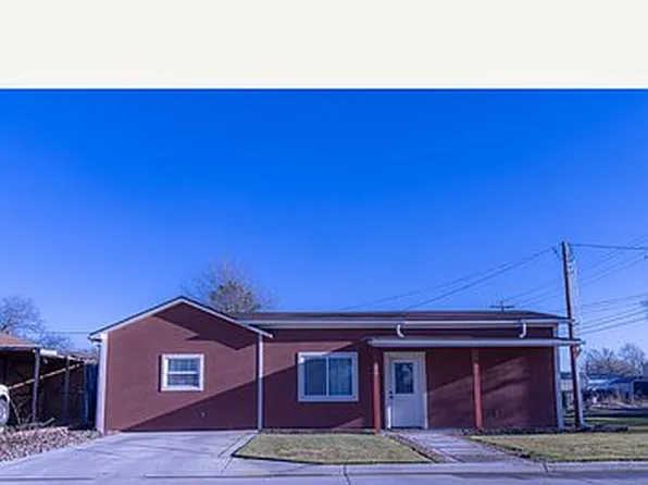 206 E Earl St, Leoti, KS 67861
