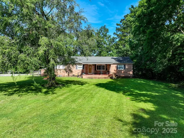 12143 Asbury Chapel Rd, Huntersville, NC 28078