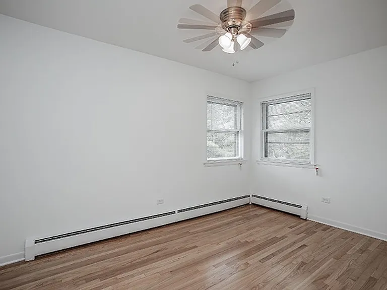 331 E Fullerton Ave — Photo 4