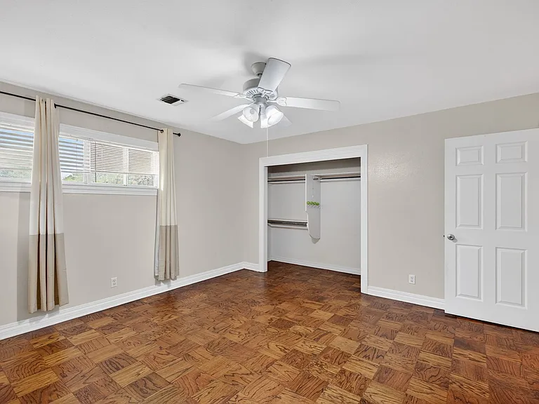 1911 Bermuda St — Photo 13