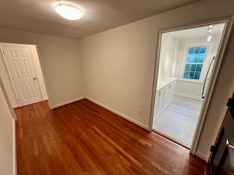 310 Ashby St #B — Photo 14