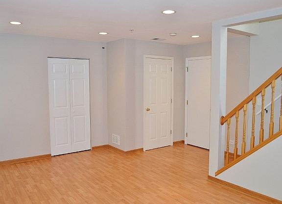 4th image of 1135 Shorewood Ct #1135