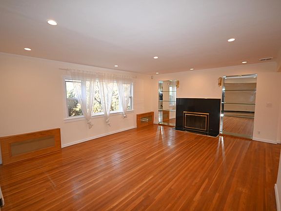 3rd image of 10 Stony Run Rd
