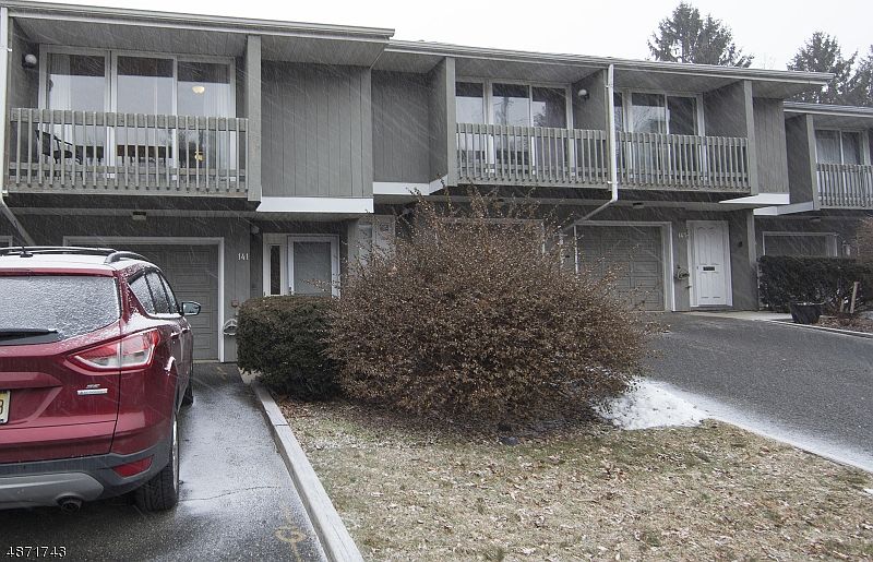 1st image of 141 Marion Dr