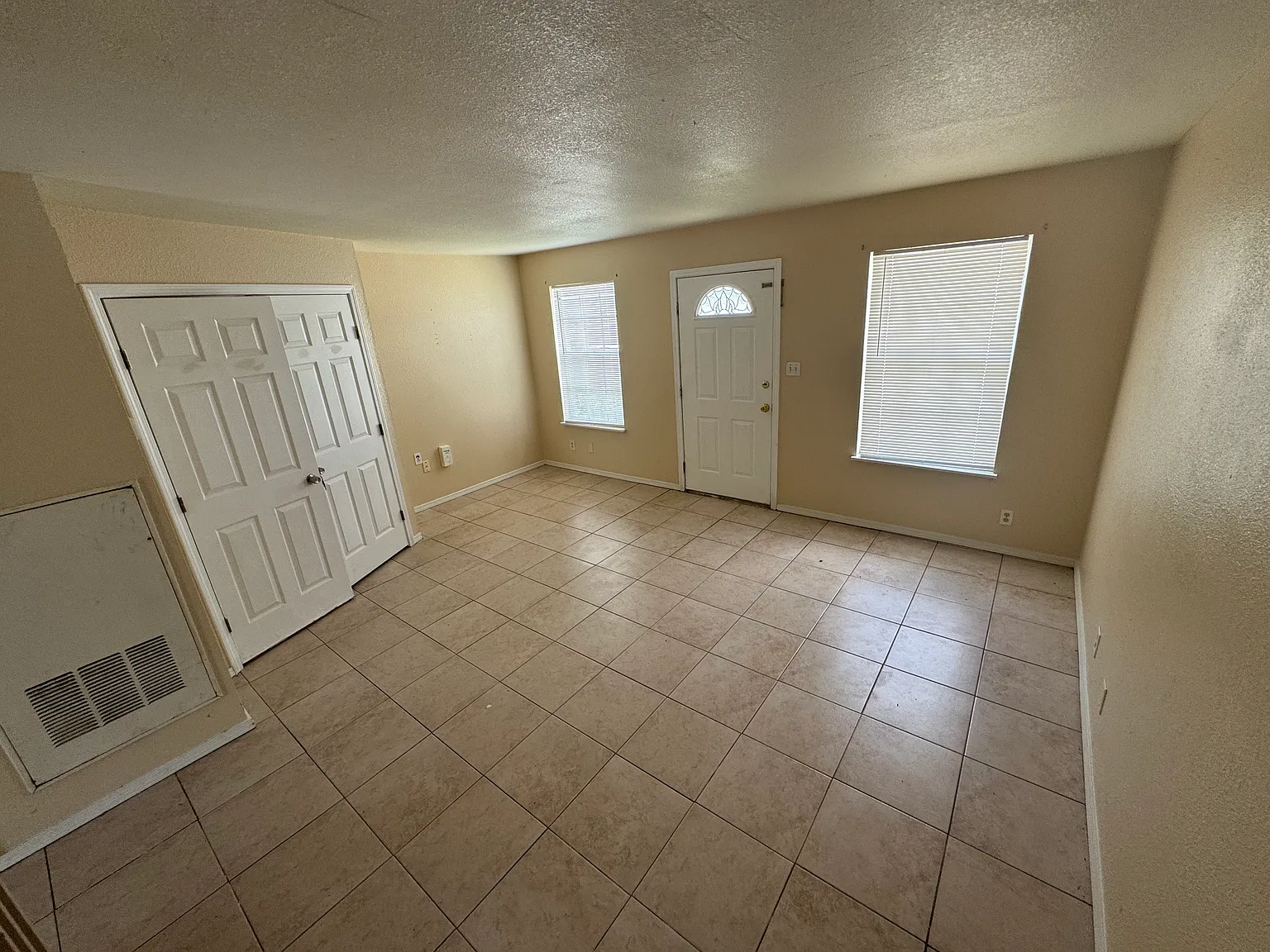 2 bed, 1.5 bath, $795 — Photo 4