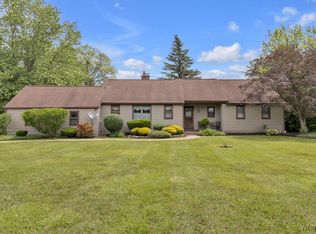 5525 Salt Rd, Clarence, NY 14031
