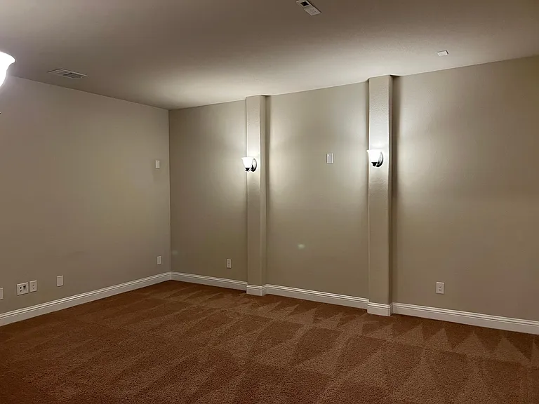 9012 Sandhills Dr — Photo 13