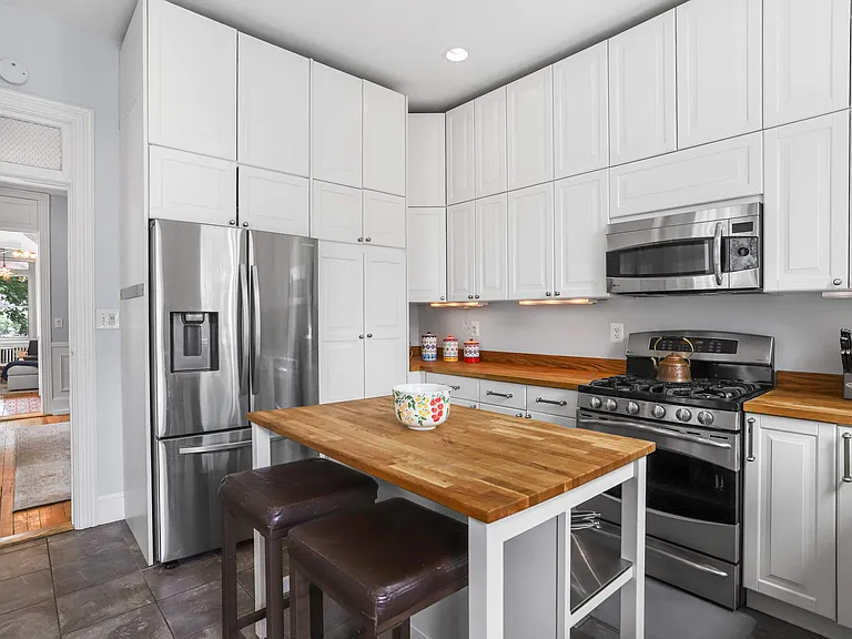 718 4th St SE #1 — Photo 16
