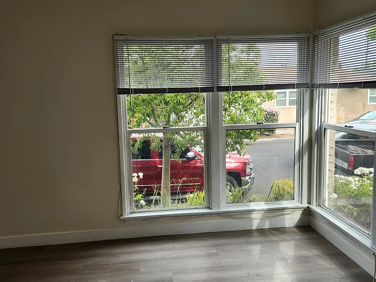 1885 Cedar Ave #1 — Photo 1