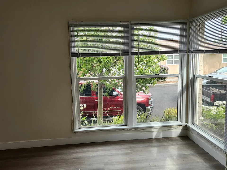 1885 Cedar Ave #1