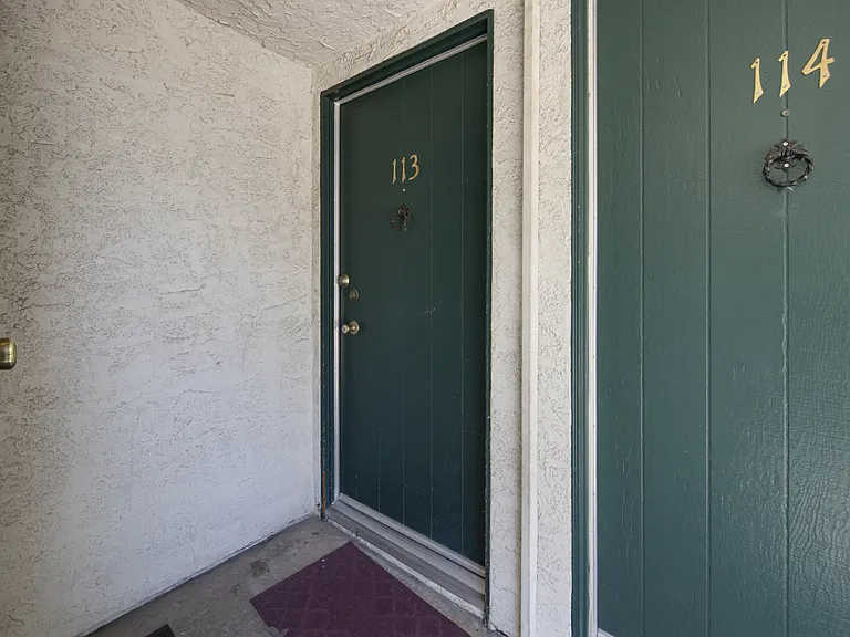 6907 Whitsett Ave Property — Photo 33