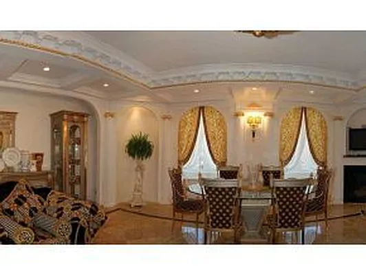 Sold by Continent Realty LLC | media 24